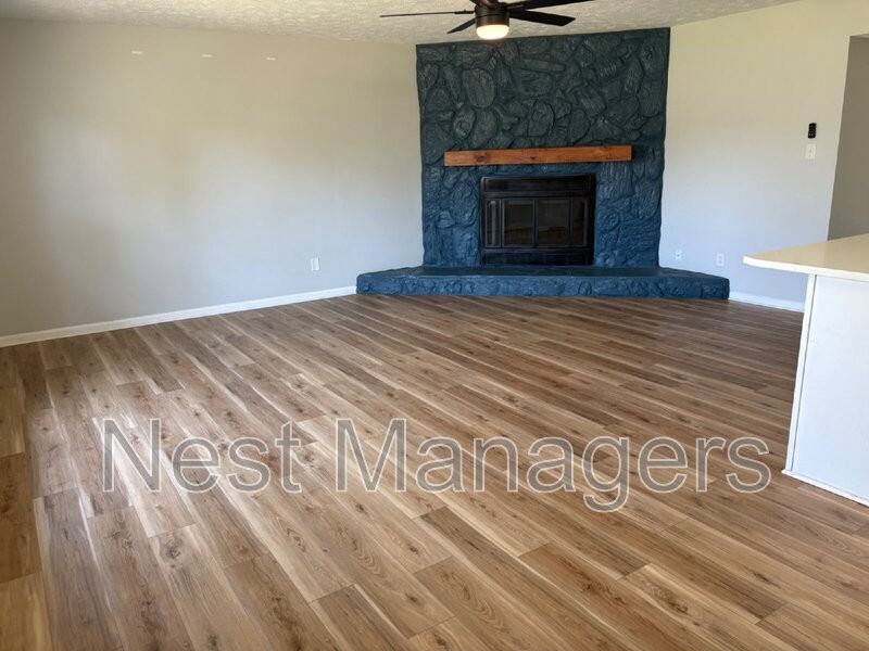 7212 Reedy Creek Dr - Photo 5 of 17