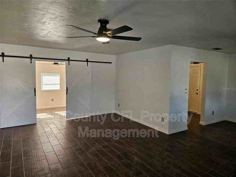 1699 Weybridge St - Photo 2 of 10