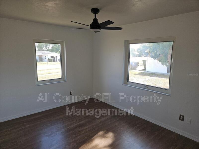 1699 Weybridge St - Photo 6 of 10