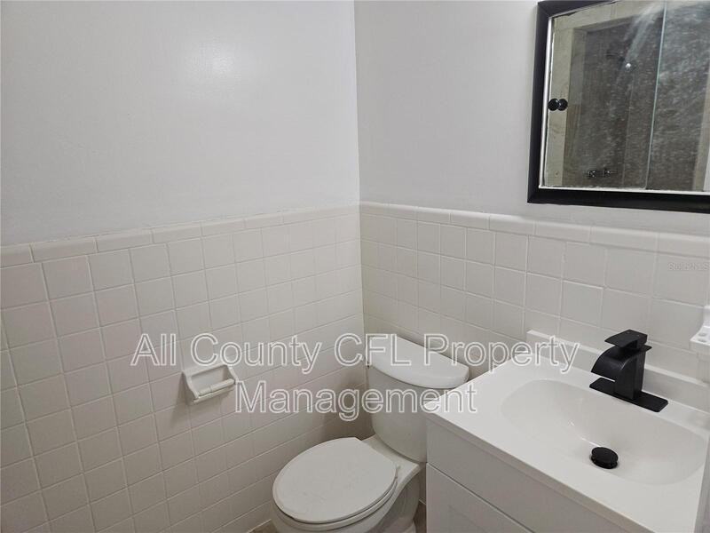 1699 Weybridge St - Photo 7 of 10