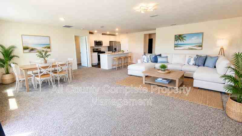 121 Aveiro Way - Photo 7 of 28