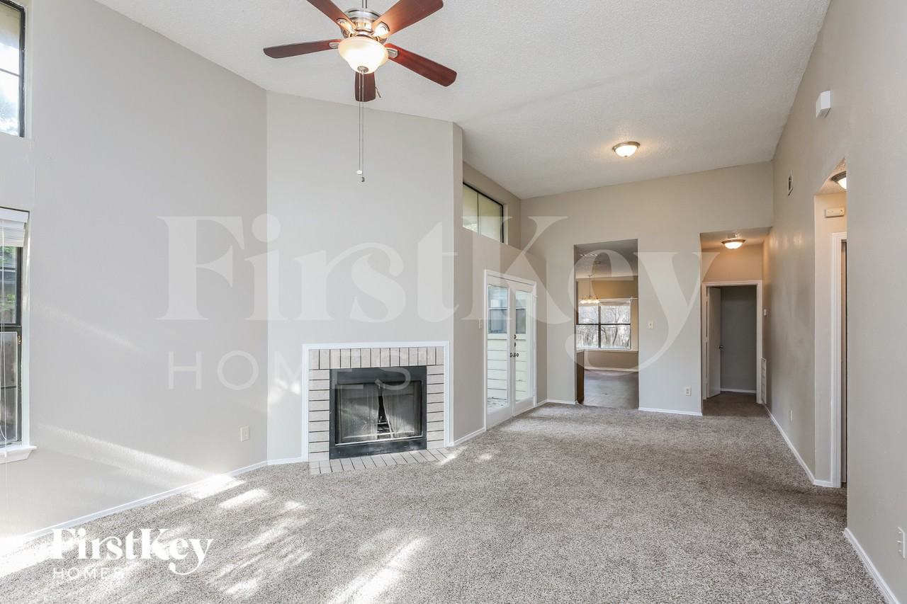 6216 Fairlane Dr - Photo 2 of 16