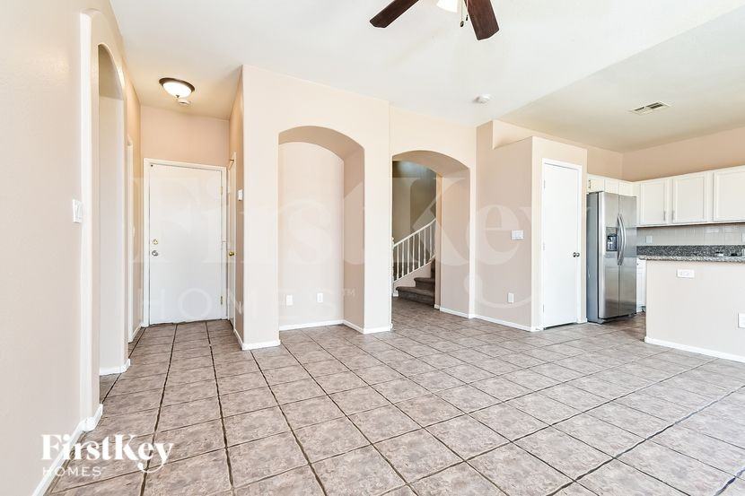 5008 Sparkling Sky Ave - Photo 4 of 16