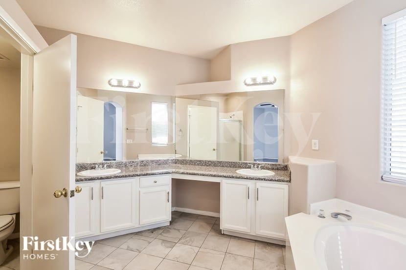 5008 Sparkling Sky Ave - Photo 5 of 16