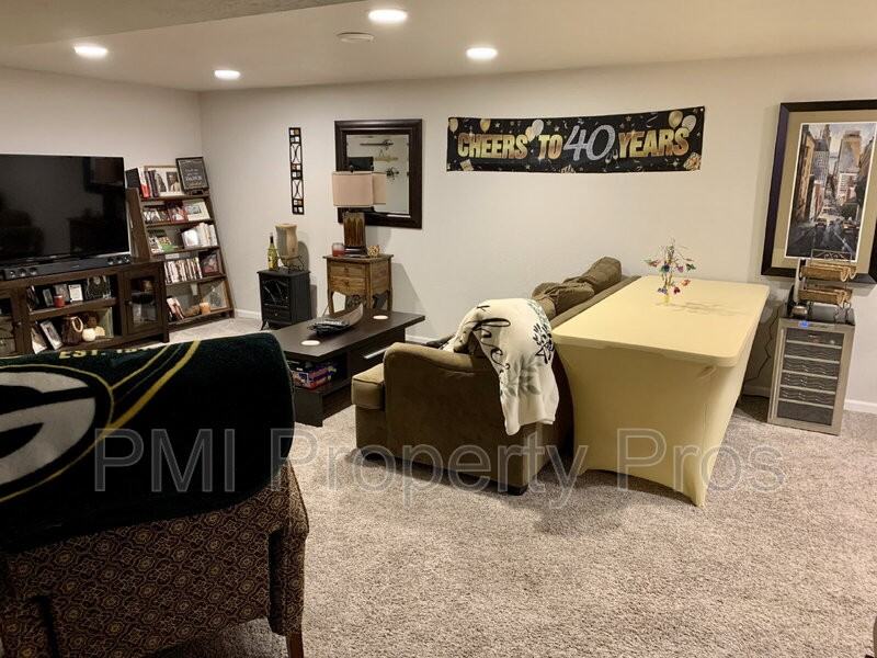 2792 S 58th St - Photo 5 of 21