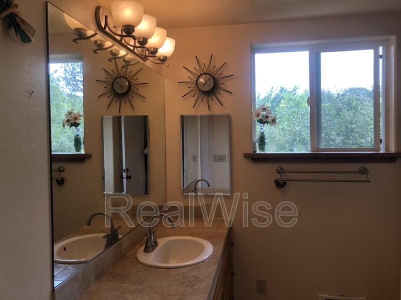 602 Schroeder Ln #B - Photo 6 of 17