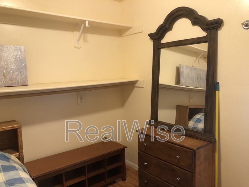 602 Schroeder Ln #B - Photo 7 of 17