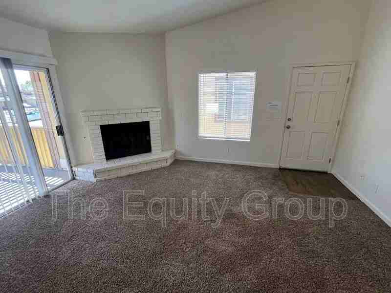 4052 W Meadow Ave - Photo 3 of 17