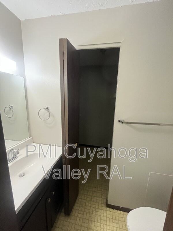 1500 W Market St #14 - Photo 4 of 7