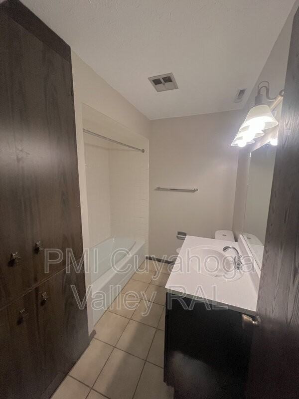 1500 W Market St #14 - Photo 5 of 7