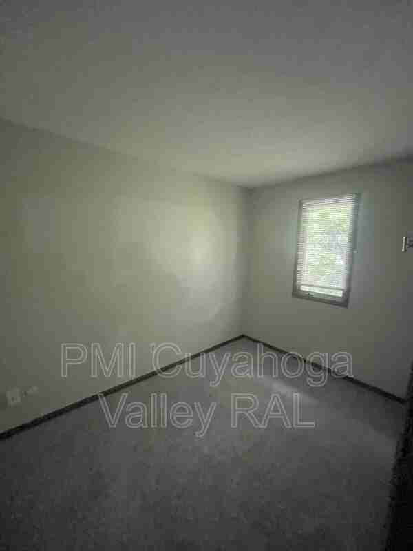 1500 W Market St #14