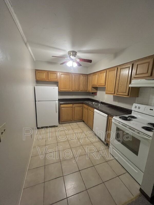 1500 W Market St #14 - Photo 7 of 7