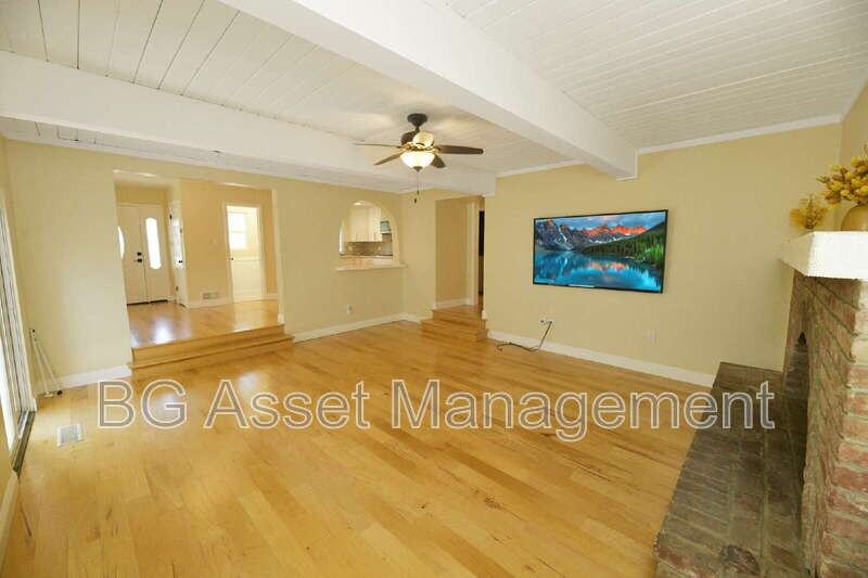 3830 Twin Oaks Way - Photo 3 of 36