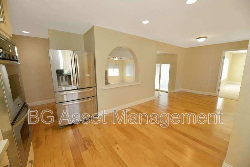 3830 Twin Oaks Way - Photo 4 of 36