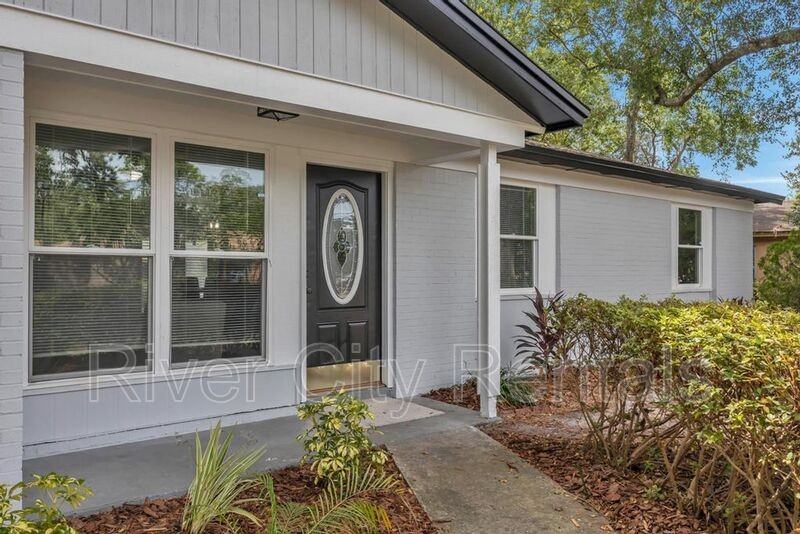 743 Trambley Dr E - Photo 3 of 28