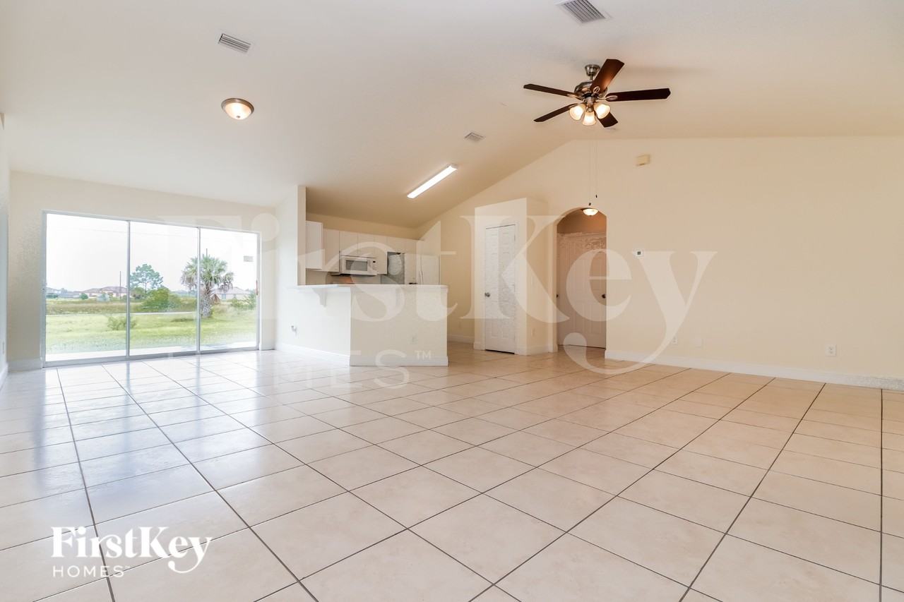 3816 20th St W - Photo 3 of 16
