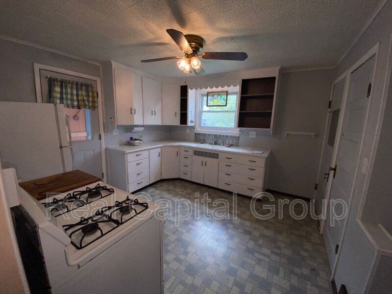 97 Unger Ave - Photo 7 of 29