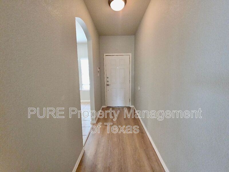 211 Almquist St - Photo 2 of 23