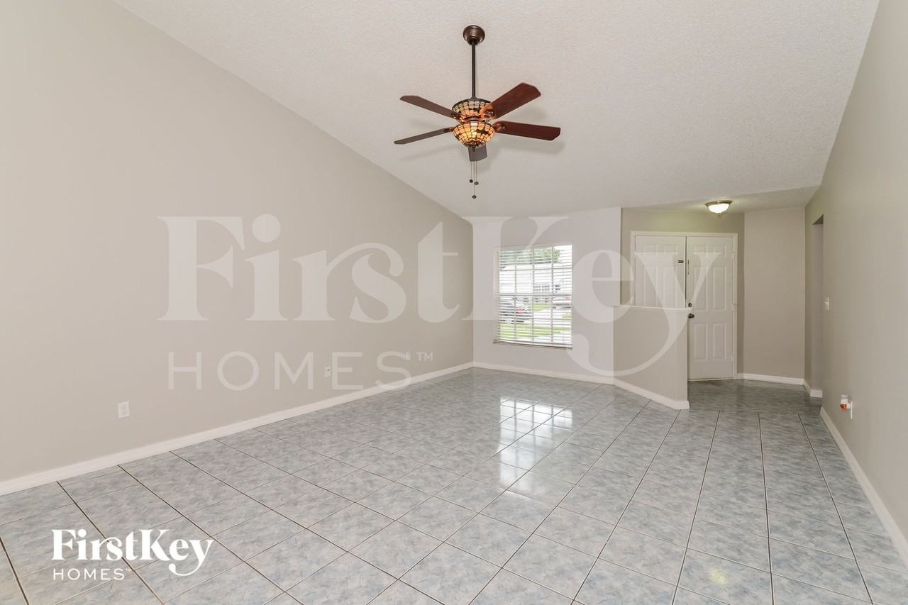 316 Crayford Pl - Photo 3 of 15