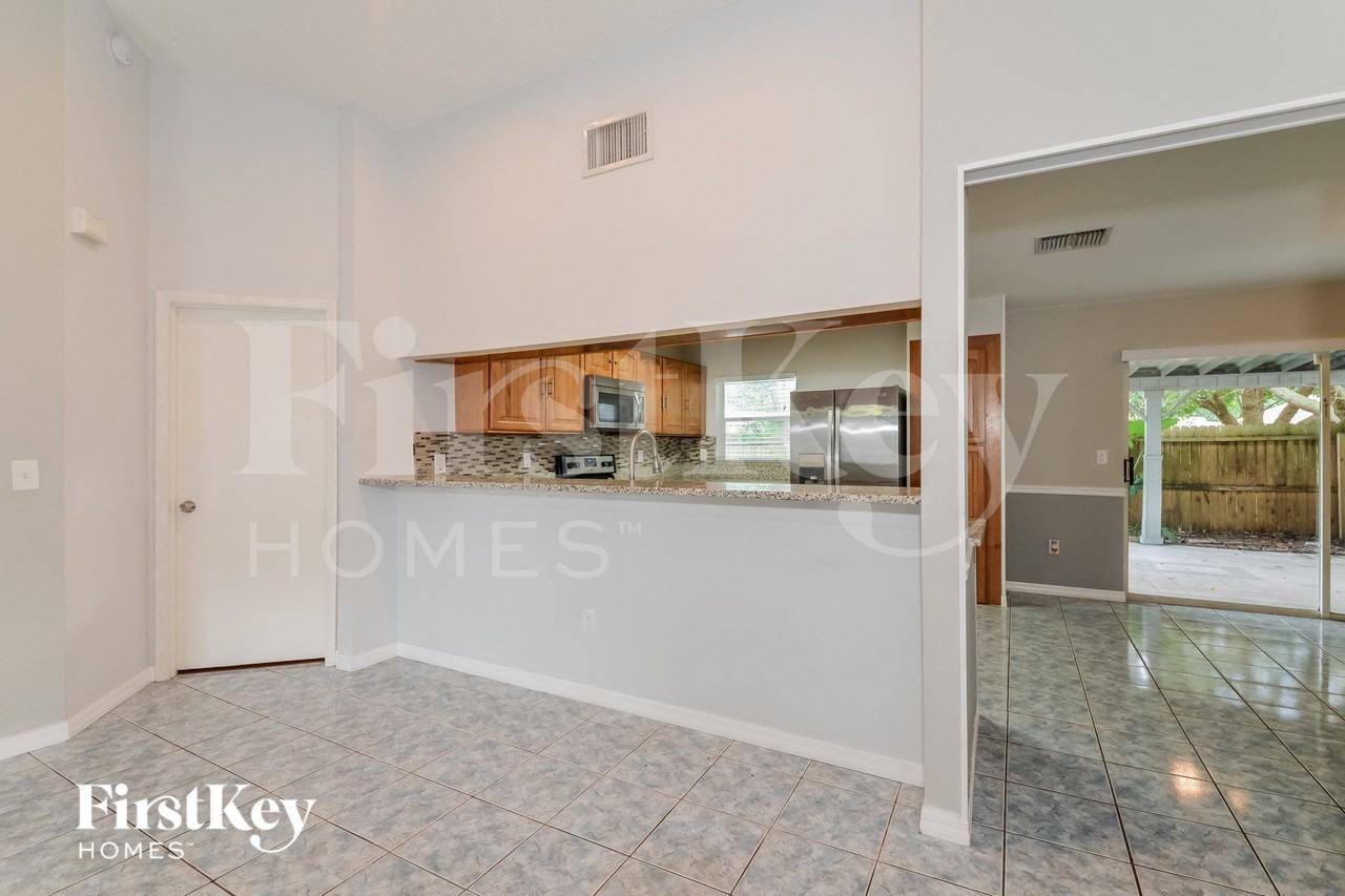 316 Crayford Pl - Photo 5 of 15