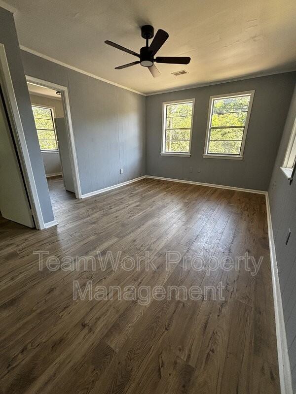 2321 Kent Ave - Photo 3 of 7