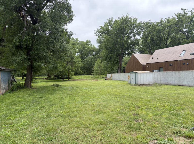 726 Ash St - Photo 2 of 4