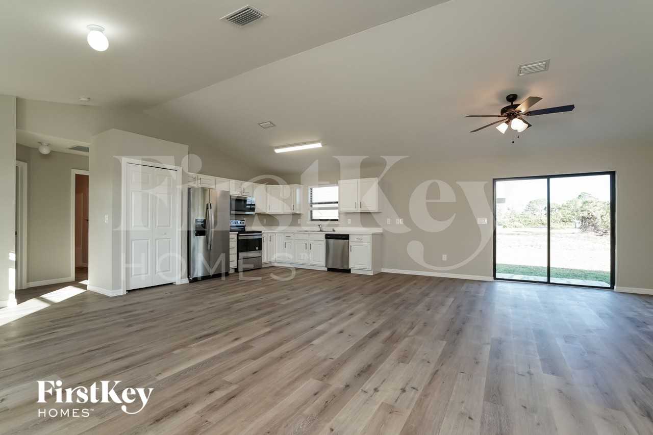 3008 25th St Sw - Photo 2 of 16