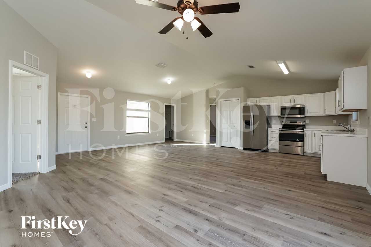 3008 25th St Sw - Photo 3 of 16