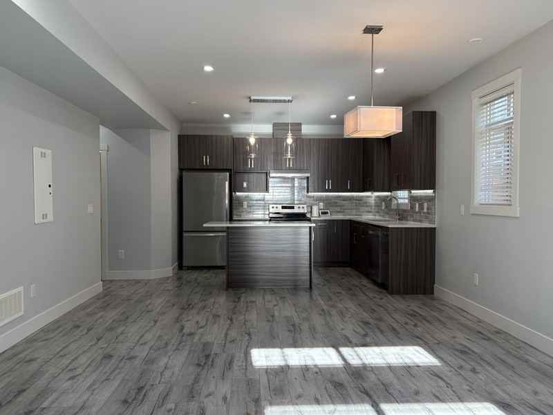 1025 Stockwell Ave #3 - Photo 2 of 22