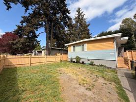 6217 S Huson St #B - Photo 1 of 1