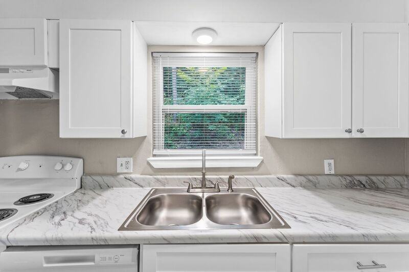 916 Donaldson Rd #114 - Photo 4 of 16
