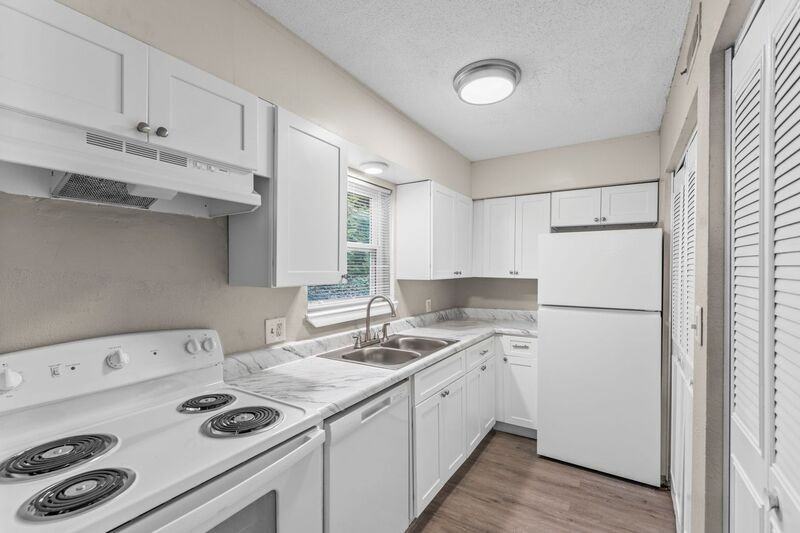 916 Donaldson Rd #114 - Photo 5 of 16