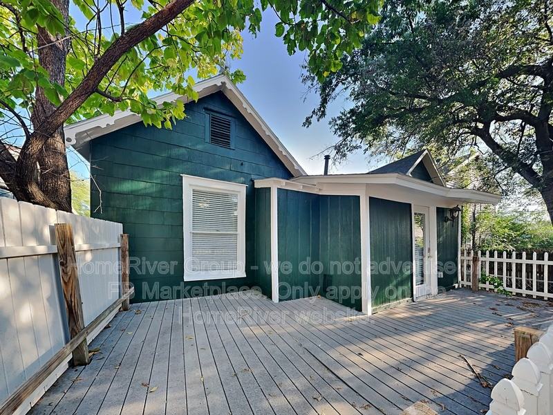 1004 W Gandy St - Photo 3 of 19