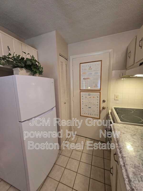 276 Albion St #22-2ndFL - Photo 7 of 39