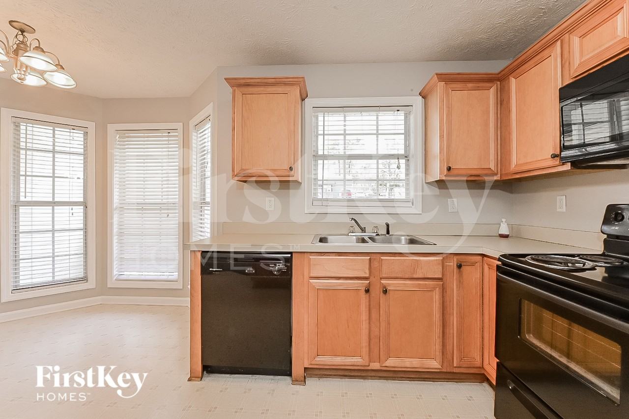 164 Highland Cir - Photo 4 of 15