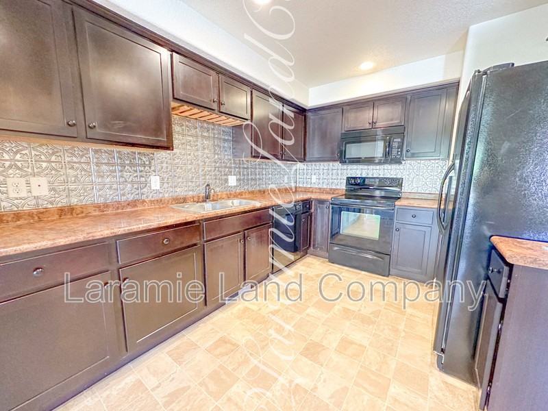 4133 Moraine St - Photo 3 of 18