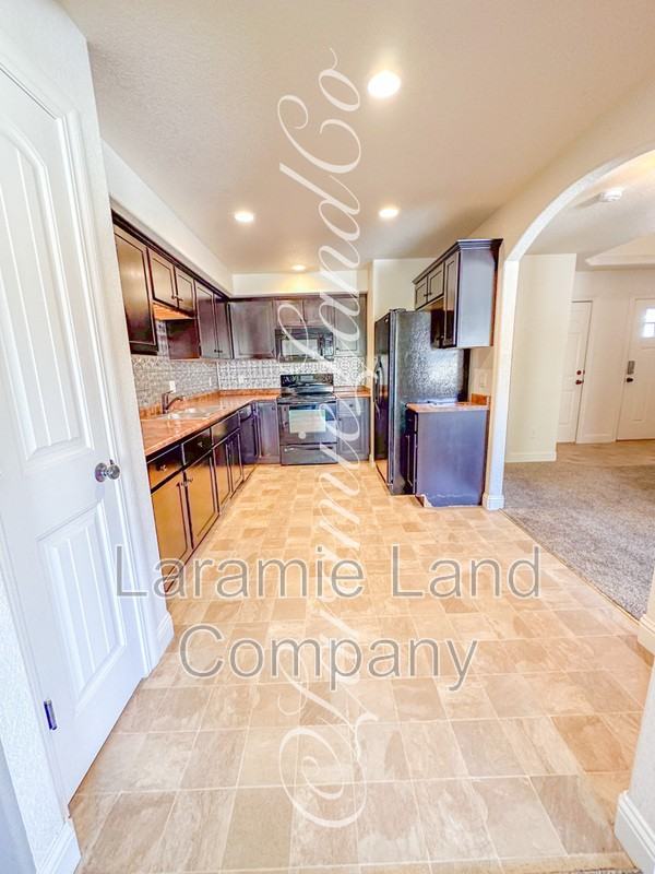 4133 Moraine St - Photo 4 of 18