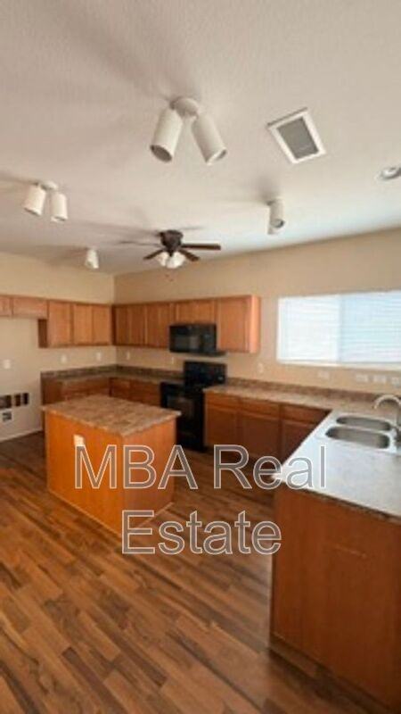 6434 W Hackamore Dr - Photo 2 of 20
