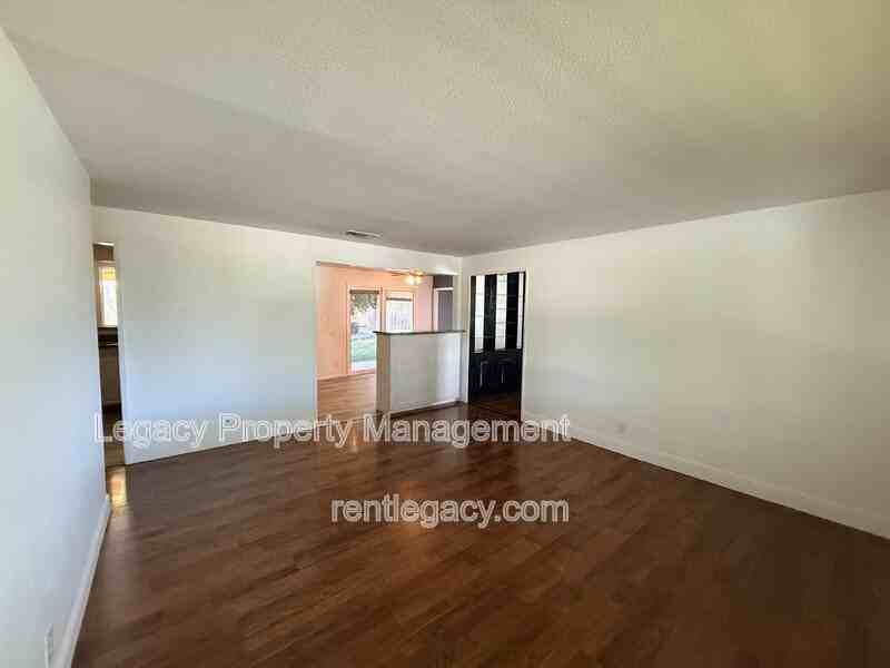 3844 Milton Way - Photo 5 of 26