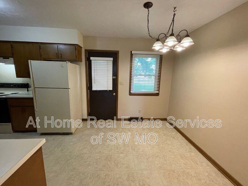 4807 N Fremont Rd - Photo 3 of 10