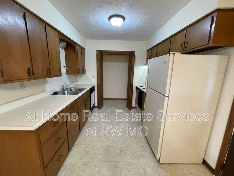 4807 N Fremont Rd - Photo 4 of 10