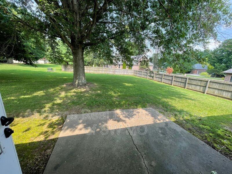 4807 N Fremont Rd - Photo 5 of 10