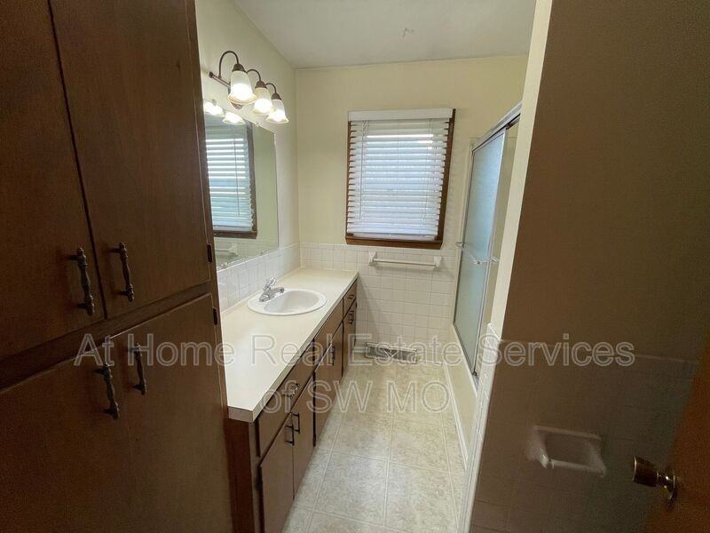 4807 N Fremont Rd - Photo 7 of 10