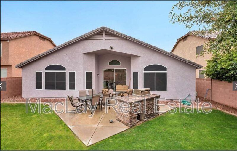 4206 E Redwood Ln - Photo 3 of 9
