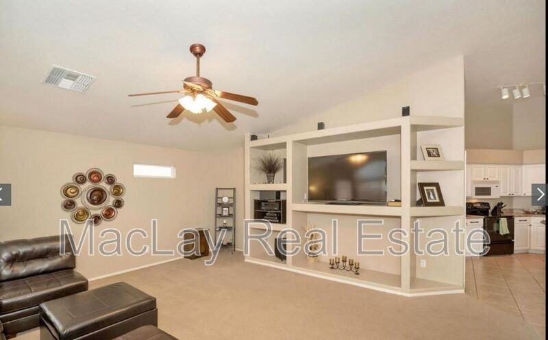 4206 E Redwood Ln - Photo 4 of 9