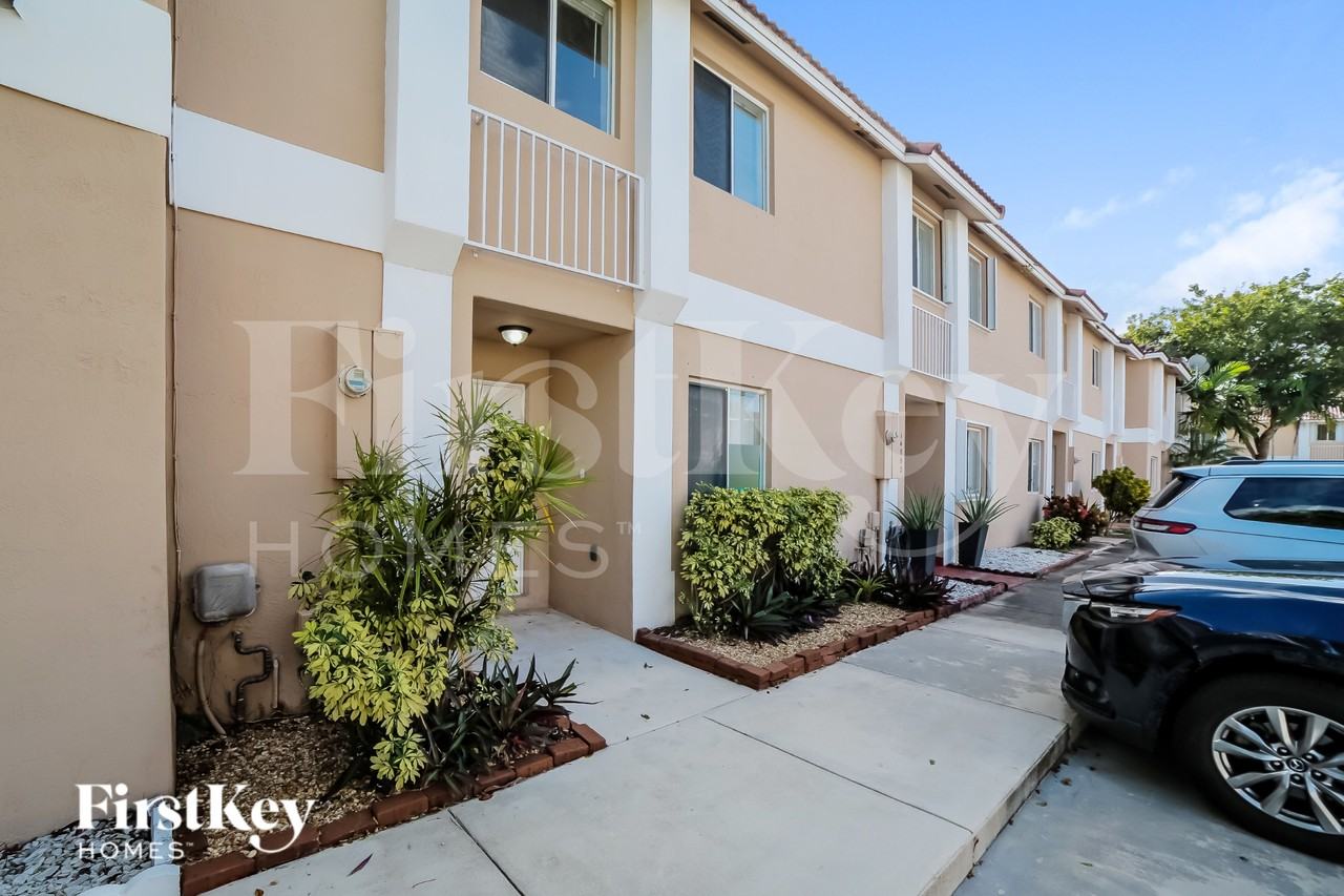 14048 Swstreet - Photo 2 of 17