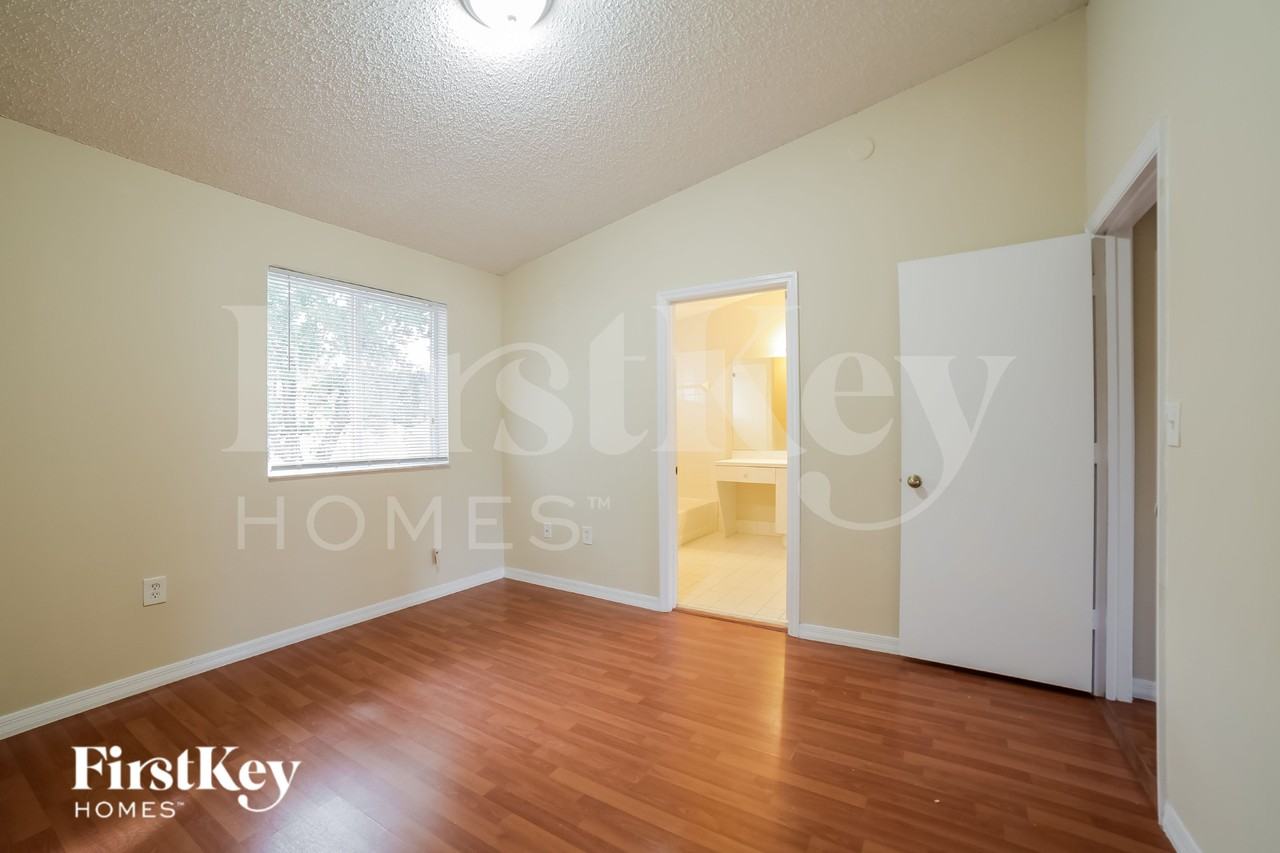 14048 Swstreet - Photo 7 of 17