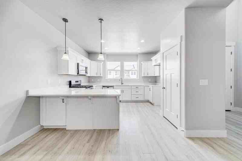 1487 Nw - Photo 4 of 21