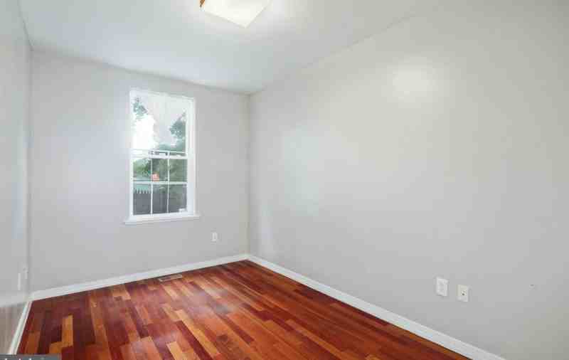1782 Frankford Ave - Photo 7 of 22