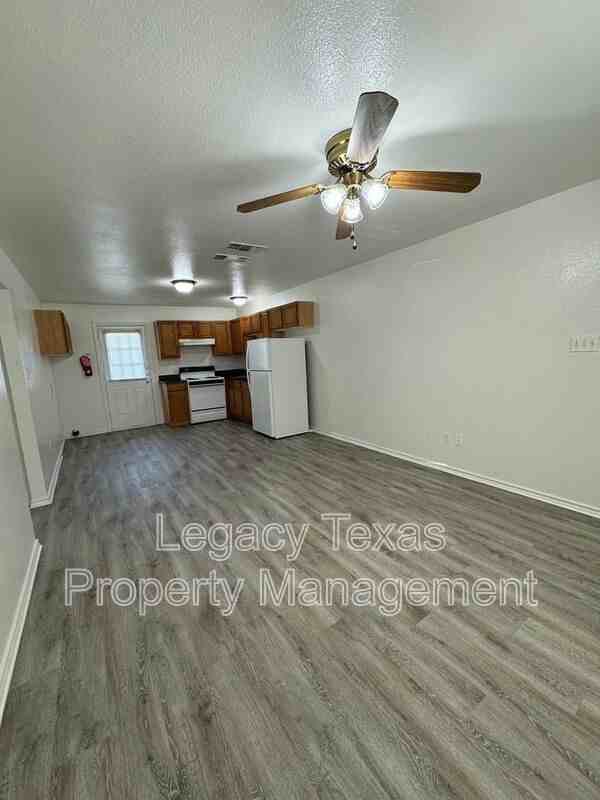 701 Miracle Ln #E - Photo 6 of 12